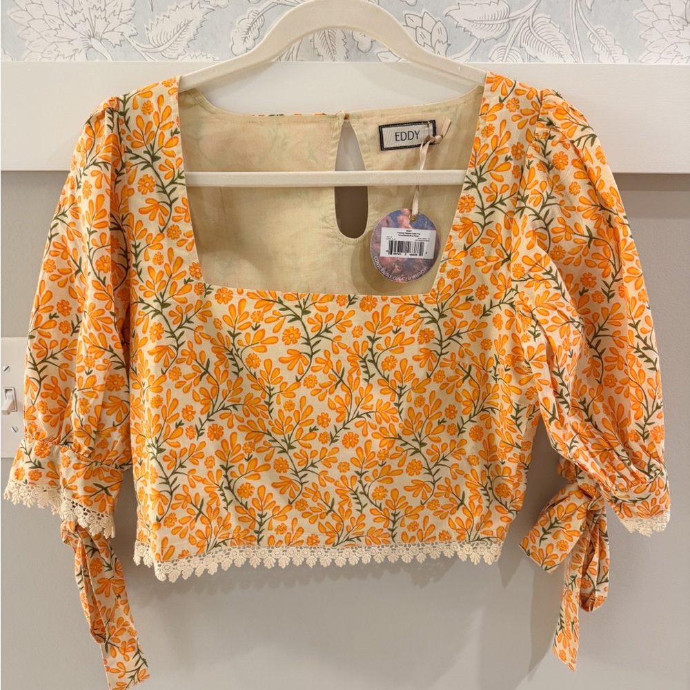 NWT Eddy Designer Floral Yellow Crop Top - Picture 3 of 6